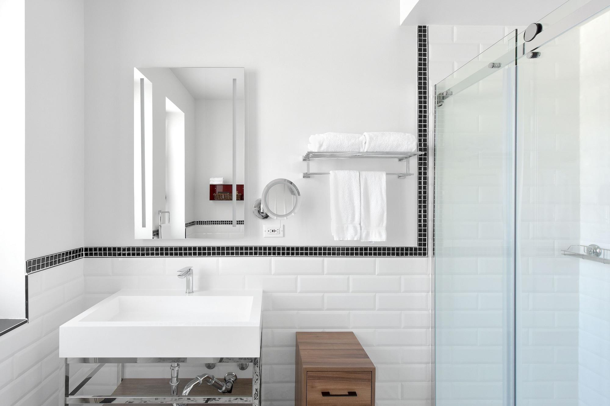 Hotel Bonaparte Montreal Bagian luar foto