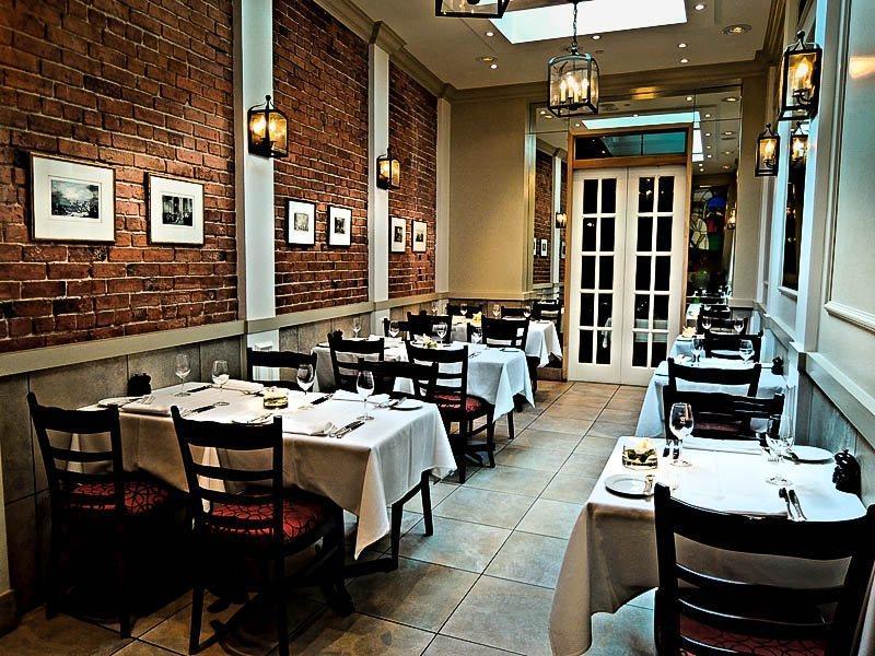 Hotel Bonaparte Montreal Bagian luar foto